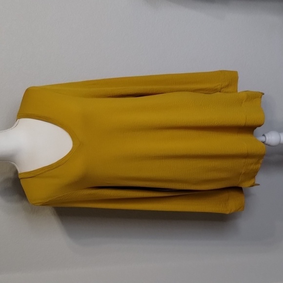 Adrianna Papell Golden Rod blouse top Size Medium textured oversized Papell - Picture 1 of 9